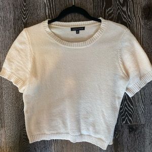 Kendall and Kylie white sweater T-shirt